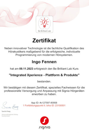 Das Bild zeigt ein Zertifikat, welches der Hörwerk-Geschäftsführer Ingo Fennen im Rahmen einer Weiterbildung bei dem Hörgerätehersteller Signia erworben hat