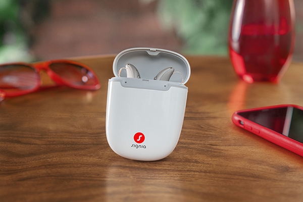Das Signia Pure MaX ist eines der ersten Hörgeräte mit Acoustic Intelligence™ Das Signia Pure MaX ist eines der ersten Hörgeräte mit Acoustic Intelligence™